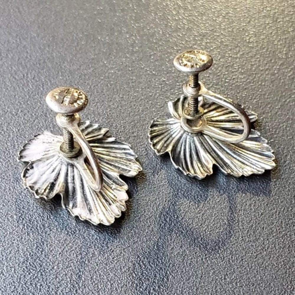 Vintage 50's Sterling Grape Leaves Earrings - Picture 8 of 12
